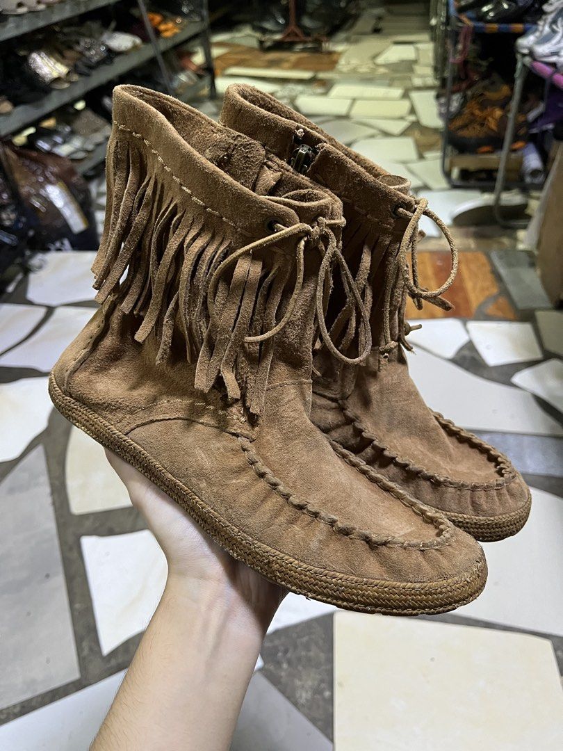 Ugg boots (Category: Boots) located in Cagayan de Oro. Submitted by leehanfinds (Listing ID 1468053996, Image 1). Description: .