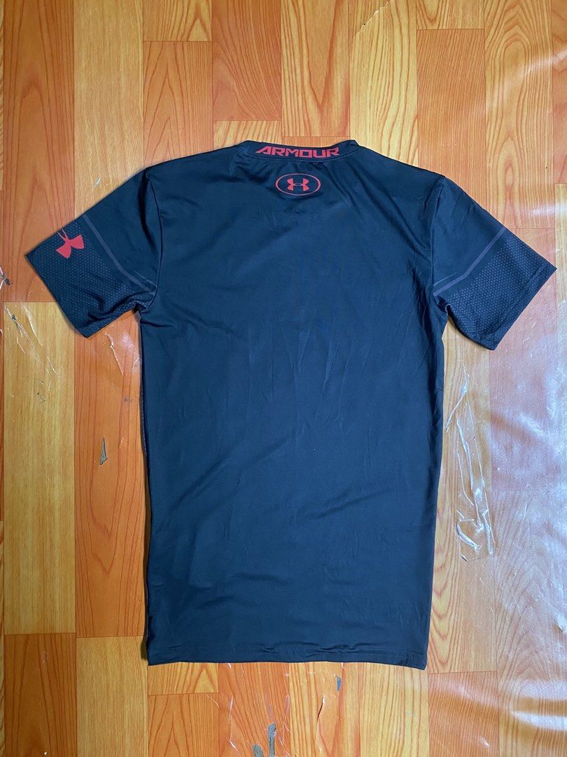 Under Armour compression shirt (Category: Activewear) located in Cebu City. Submitted by jerianix (Listing ID 1467879023, Image 3). Description: Under Armour compression shirt Size large Excellent condition No issues .