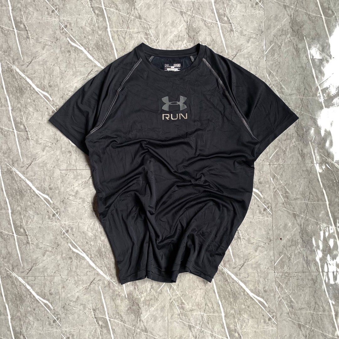 Under Armour Drifit (Category: Activewear) located in Naga. Submitted by wanderingtreasures.ph1 (Listing ID 1467904063, Image 1). Description: Under Armour Training Shirt Condition 9.5/10 Color rate 10/10 Authentic Stretchable Quick dry Drifit Bodyfit M-L size Width 19.5 / Length 27.5-28 No issues php + sf 📩.