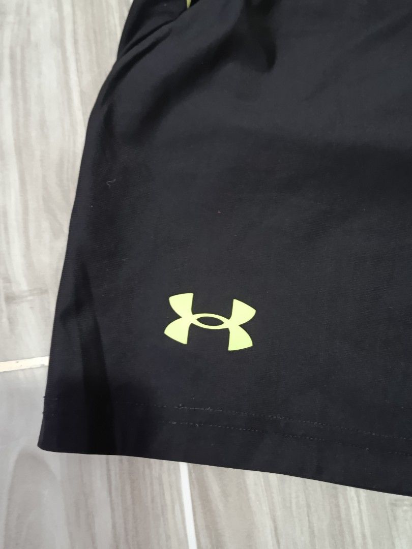 UNDER ARMOUR HEATGEAR DRIFIT SHORT (freeshipping) (Category: Activewear) located in Quezon City. Submitted by gyl-stop (Listing ID 1468010025, Image 3). Description: free shipping 22-24 x 16 excellent condi cr: 9.8/10 issue: none.