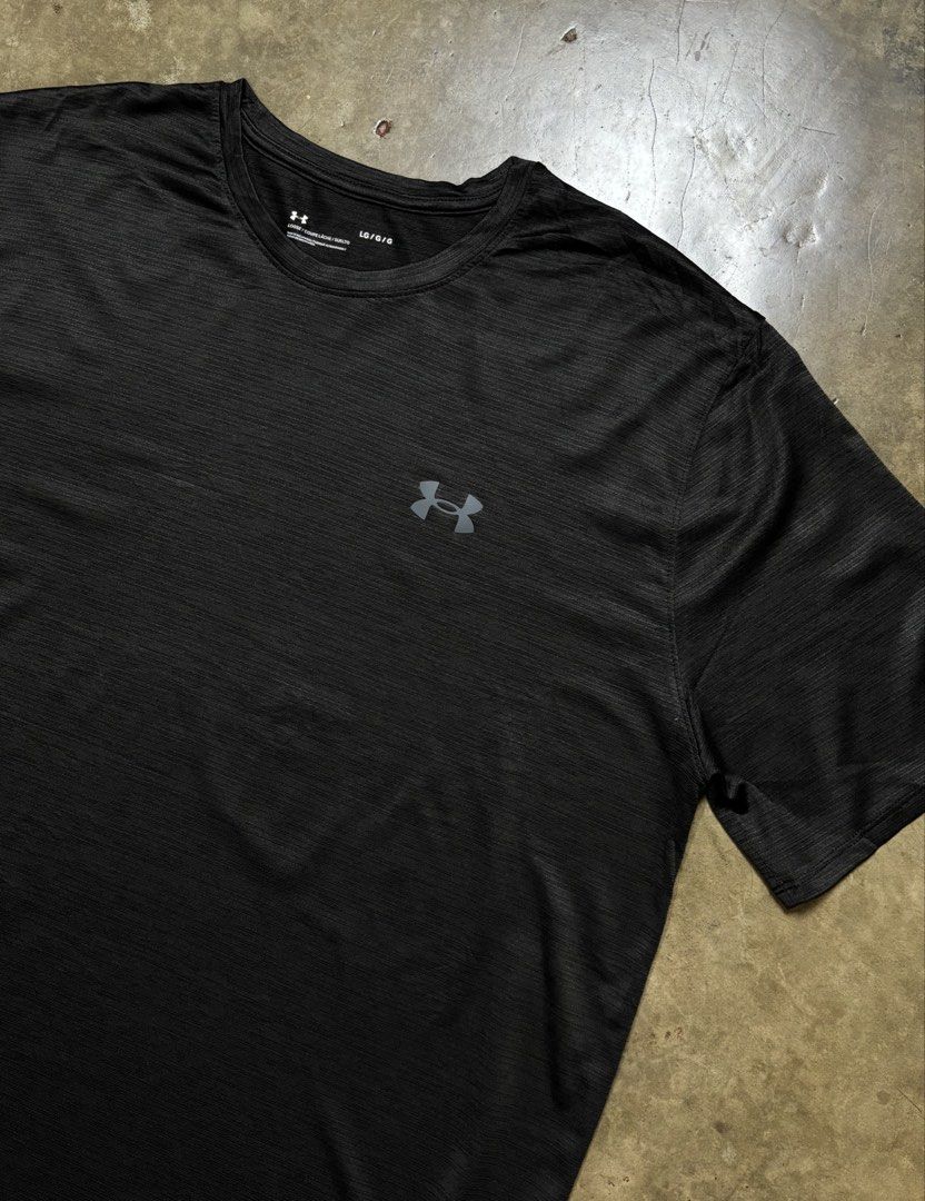 Under Armour Men’s Tech Vent S/S (Category: Activewear) located in Dipolog. Submitted by krstnagnis98 (Listing ID 1467950087, Image 3). Description: Under Armoúr Men’s Tech Vent S/S Good as New condi 10/10 Pang Run or Gym niyo boss Size Large W 23” L 28/29” Ganda din po neto No any issues Authentic 450 + SF Dm. 📲.