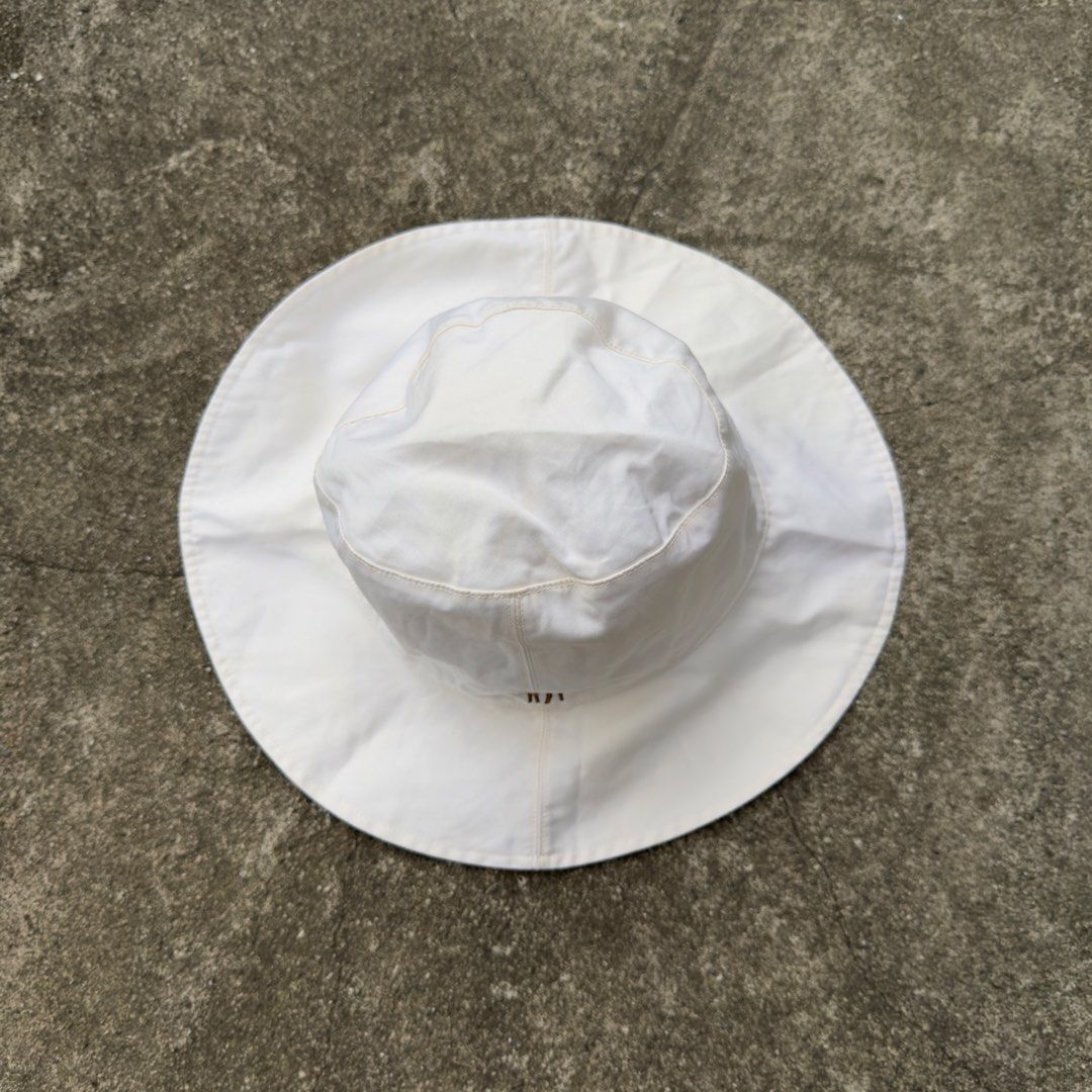 Undercover - Kijima Takayuki - Hat Maker Bucket - Hat (Category: Caps & Hats) located in Dasmarinas. Submitted by F_A_Q (Listing ID 1468011474, Image 2). Description: Size : 1 | 7 cm 9/10 Overall usage No issue Made in Japan .