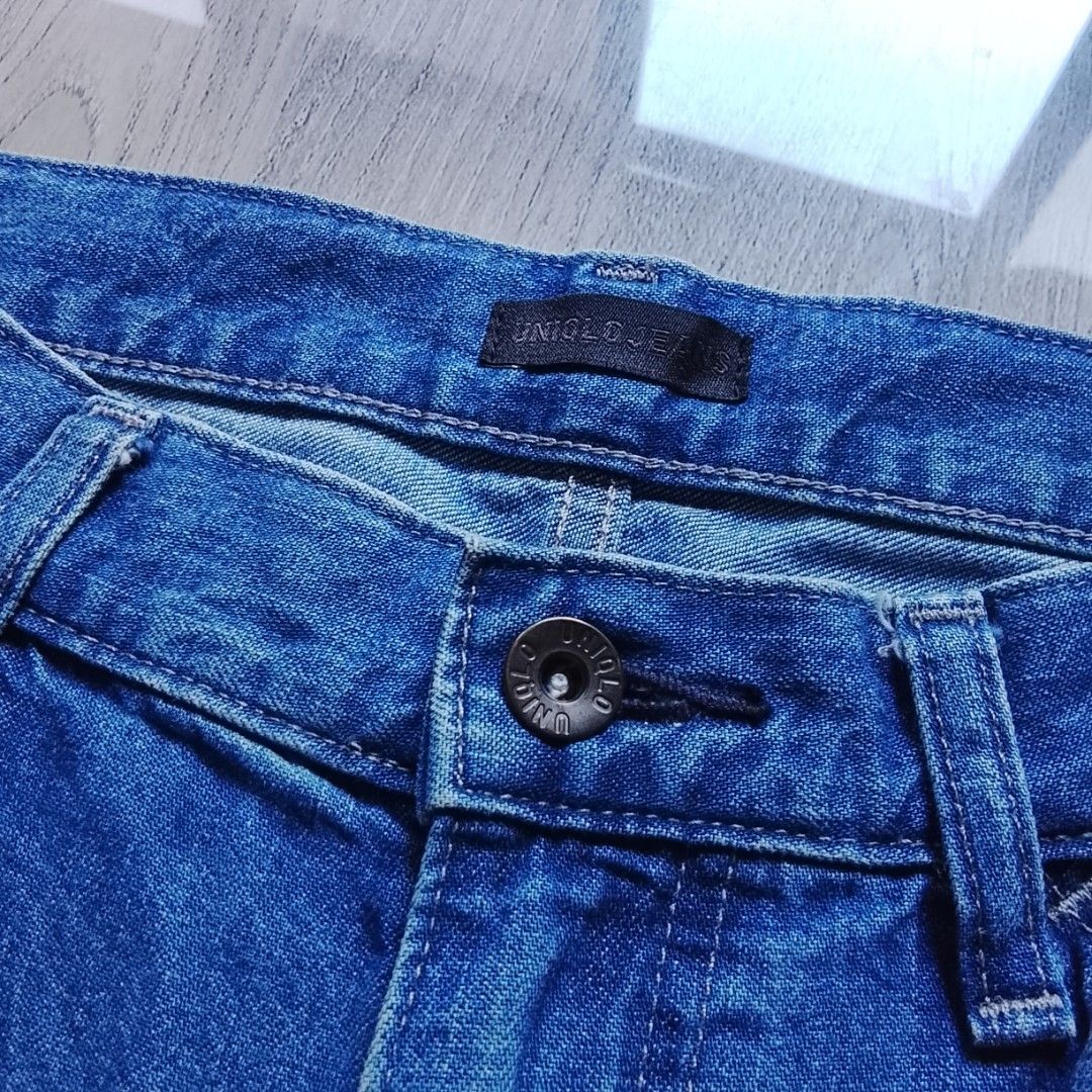 Uniqlo - Straight Cut Jeans (Category: Jeans) located in Angeles City. Submitted by sselects_ (Listing ID 1467878990, Image 2). Description: Details of the item: *Color may vary due to lighting Size: fits 28-29 waist Width: 30" Length: 40" Leg opening: 14" Issue: needs wash Condition: Good ALL ITEMS ARE NEGOTIABLE.