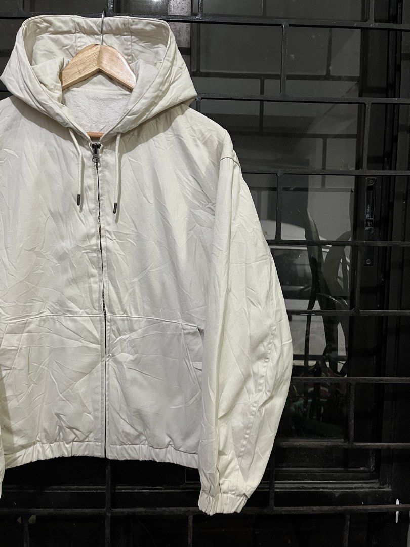 Uniqlo Active Work Hoodie (Category: Hoodies) located in Baguio. Submitted by whatthestore (Listing ID 1468009817, Image 2). Description: 23x26.