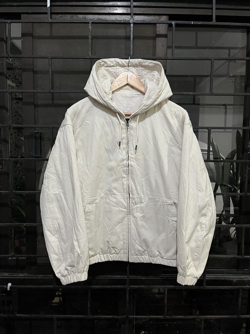Uniqlo Active Work Hoodie (Category: Hoodies) located in Baguio. Submitted by whatthestore (Listing ID 1468009817, Image 1). Description: 23x26.