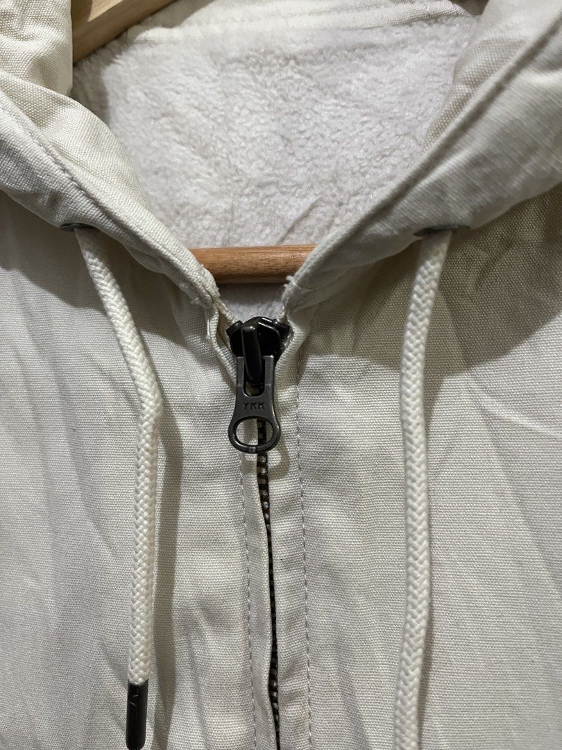 Uniqlo Active Work Hoodie (Category: Hoodies) located in Baguio. Submitted by whatthestore (Listing ID 1468009817, Image 3). Description: 23x26.