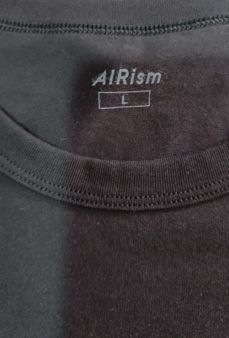 UNIQLO AIRism Plain Black Tee (Category: Tshirts & Polo Shirts ) located in Midsayap. Submitted by macoy.picker (Listing ID 1467910931, Image 3). Description: UNIQLO AIRism Plain Black Tee Size: Large.