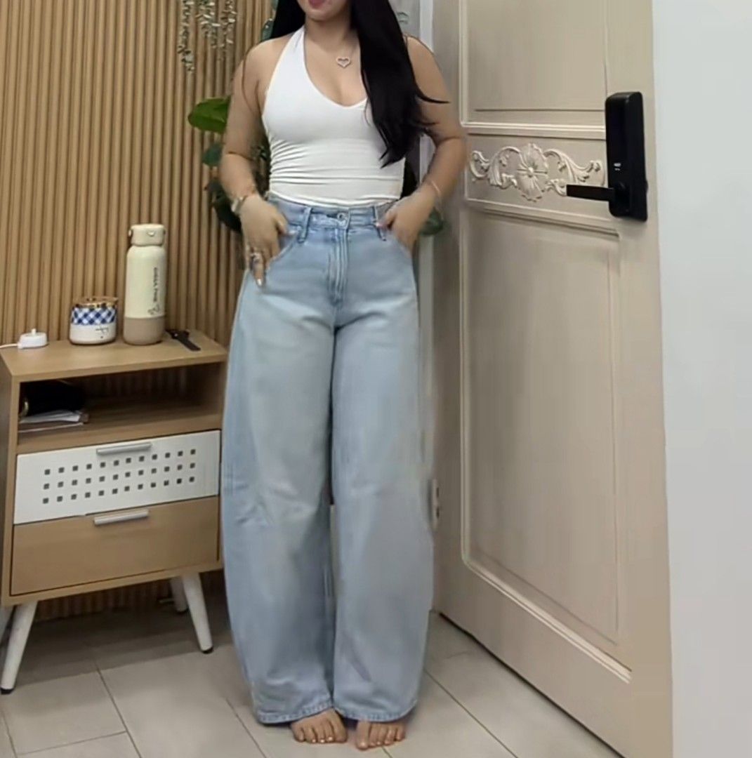 Uniqlo Barrel Pants size 30 (Category: Jeans) located in Caloocan City. Submitted by mmsbluee (Listing ID 1467997773, Image 1). Description: Zara Barrel Pants Brandnew! decluttering only ‎Size 30 ‎Length 41 ‎ color may vary due to lighting ‎Loc: QC ‎MOP: Maribank ‎MOD: Lalamove/Pick up/Jnt/Ggx.