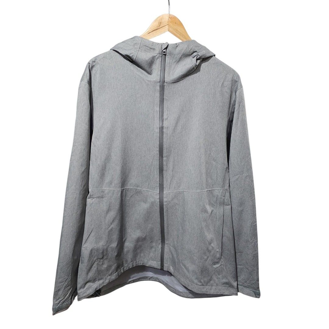 Uniqlo Blocktech Parka Jacket 3D Cut Gray (Category: Coats, Jackets and Outerwear) located in Las Pinas. Submitted by noblethreads (Listing ID 1468012763, Image 1). Description: Uniqlo Blocktech Parka Jacket 3D Cut Gray Size XL on tag Dimensions: 24W x 28L Issues: Nasa last pic po. 380+sf.