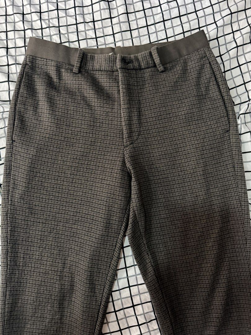UNIQLO Checkered Formal Trousers (Category: Trousers) located in Quezon City. Submitted by pinkystrends.co (Listing ID 1467902311, Image 3). Description: .