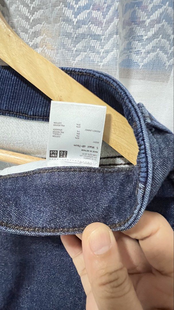Uniqlo Dark Blue Drawstring Jeans Size S (Category: Jeans) located in Pasig City. Submitted by morilove (Listing ID 1467845397, Image 2). Description: -Ink stain pocket at the back - Brand: Uniqlo - Color: Dark blue / Deep indigo wash - Size: S (Fits waist 68-76cm) - Waistband: Built-in drawstring for easy adjustment - Pockets: Functional front and back pockets - Note: Exact measurements are shown in the pictures.