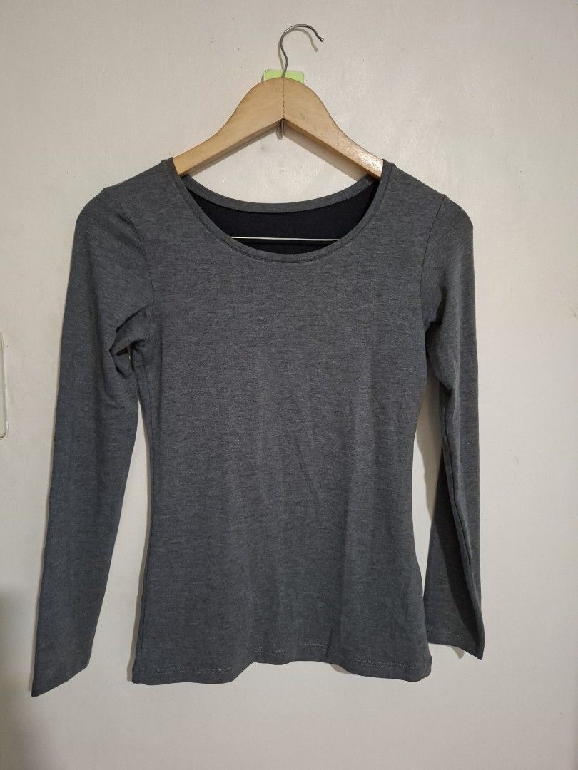 Uniqlo heattech extrawarm S (Category: Longsleeves) located in Subic. Submitted by petitecorner22 (Listing ID 1467847156, Image 1). Description: no more haggling please.