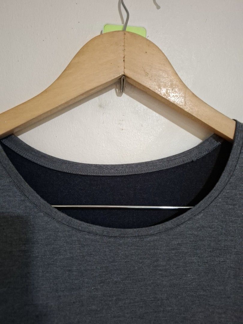 Uniqlo heattech extrawarm S (Category: Longsleeves) located in Subic. Submitted by petitecorner22 (Listing ID 1467847156, Image 2). Description: no more haggling please.