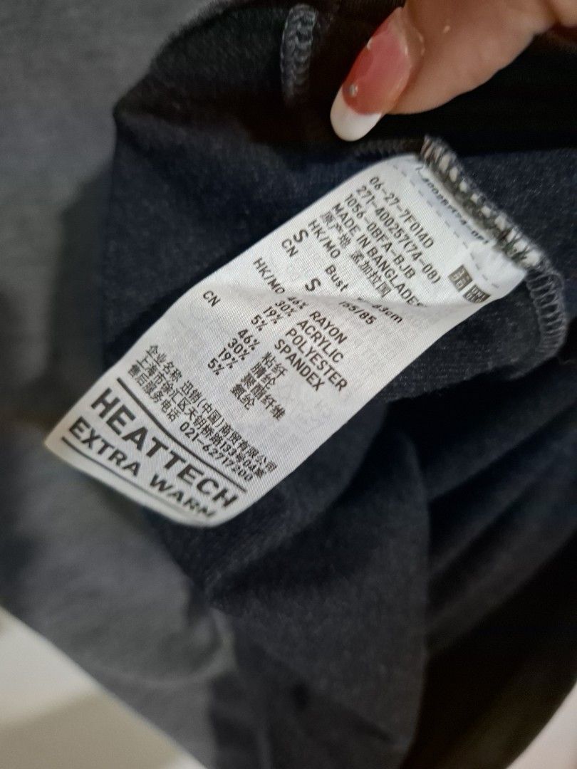 Uniqlo heattech extrawarm S (Category: Longsleeves) located in Subic. Submitted by petitecorner22 (Listing ID 1467847156, Image 3). Description: no more haggling please.