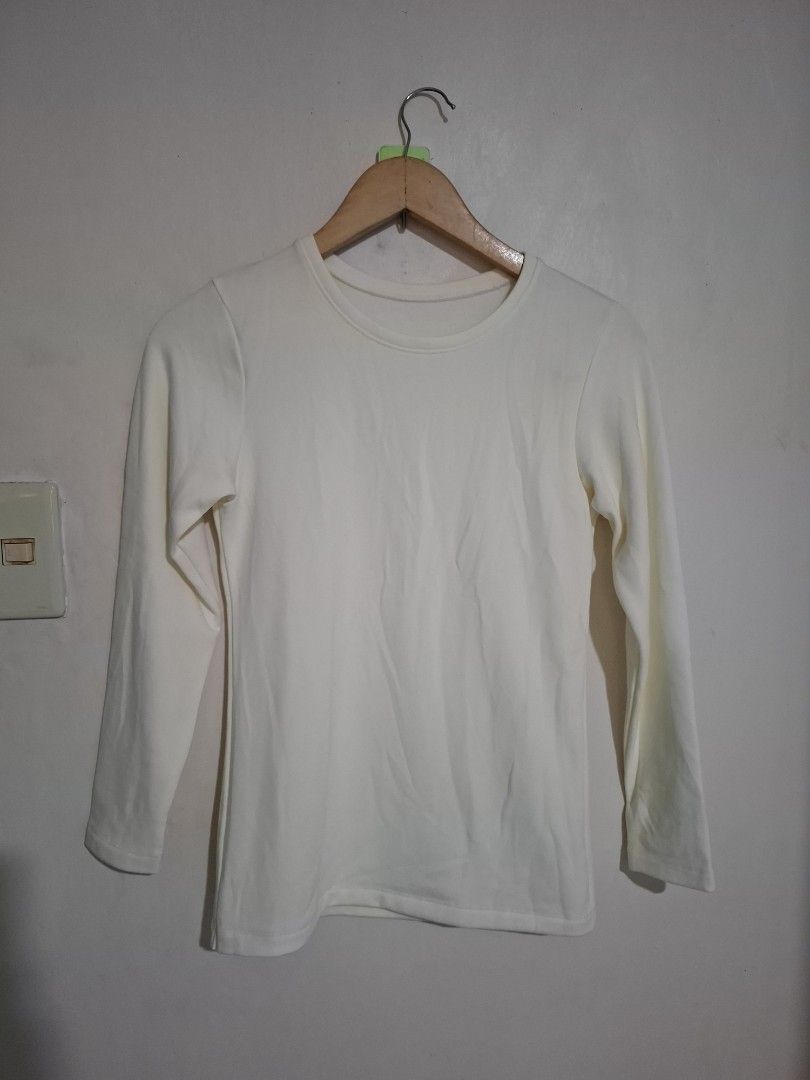 Uniqlo heattech ultrawarm M (Category: Longsleeves) located in Subic. Submitted by petitecorner22 (Listing ID 1467848261, Image 1). Description: no more haggling please.