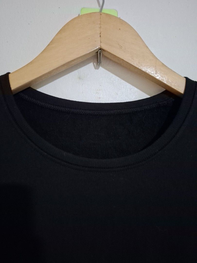 Uniqlo heattech ultrawarm M (Category: Longsleeves) located in Subic. Submitted by petitecorner22 (Listing ID 1467848424, Image 2). Description: no more haggling please.