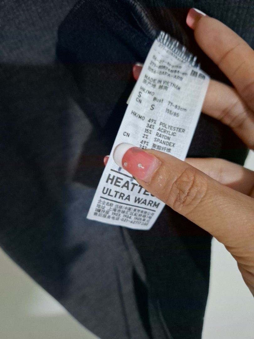 Uniqlo heattech ultrawarm S (Category: Longsleeves) located in Subic. Submitted by petitecorner22 (Listing ID 1467846627, Image 3). Description: no more haggling please.