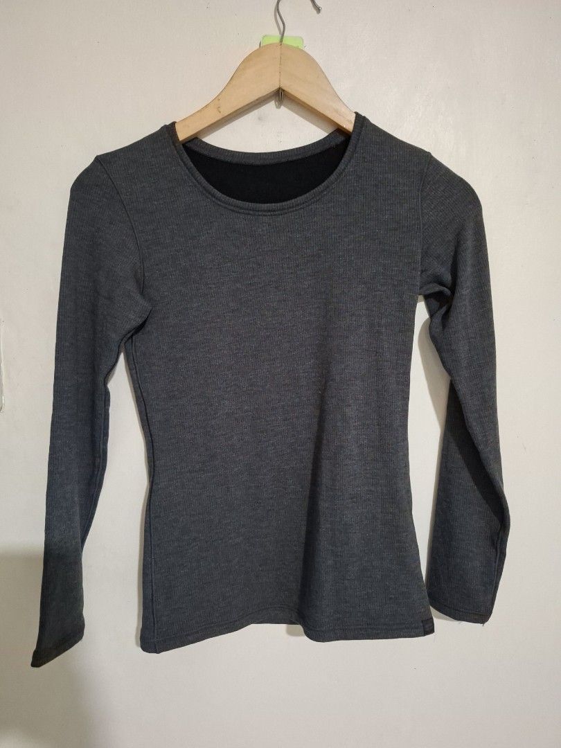 Uniqlo heattech ultrawarm S (Category: Longsleeves) located in Subic. Submitted by petitecorner22 (Listing ID 1467846627, Image 1). Description: no more haggling please.