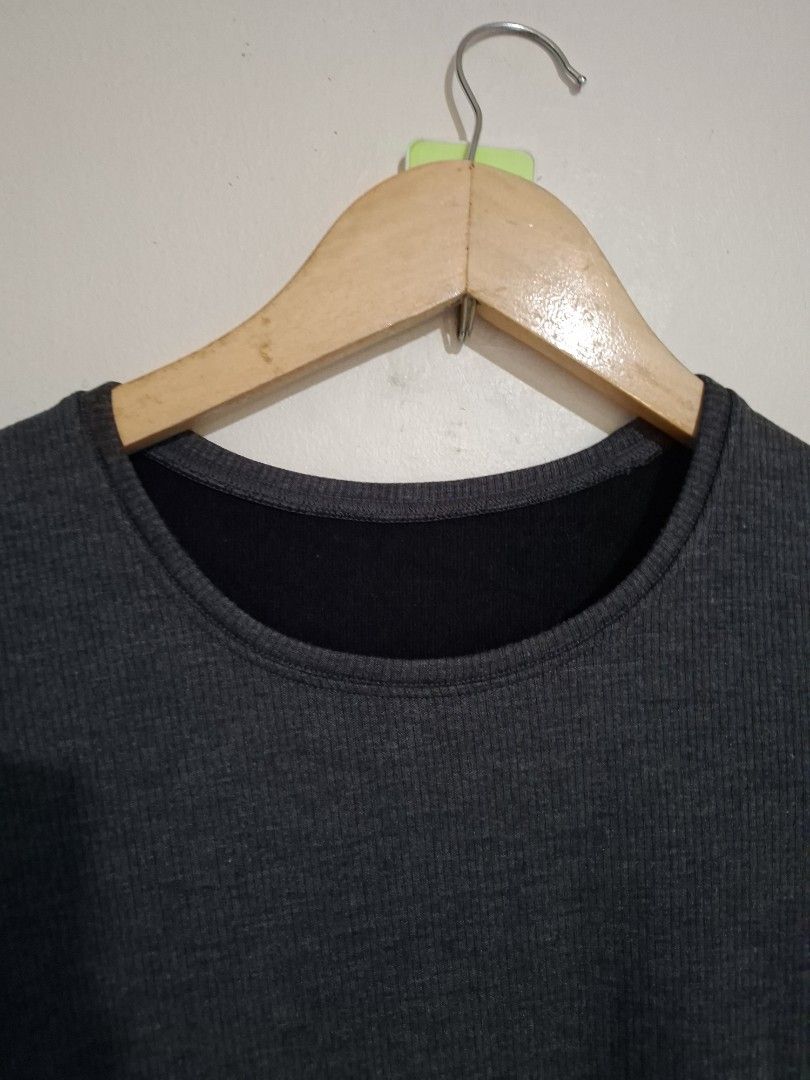 Uniqlo heattech ultrawarm S (Category: Longsleeves) located in Subic. Submitted by petitecorner22 (Listing ID 1467846627, Image 2). Description: no more haggling please.