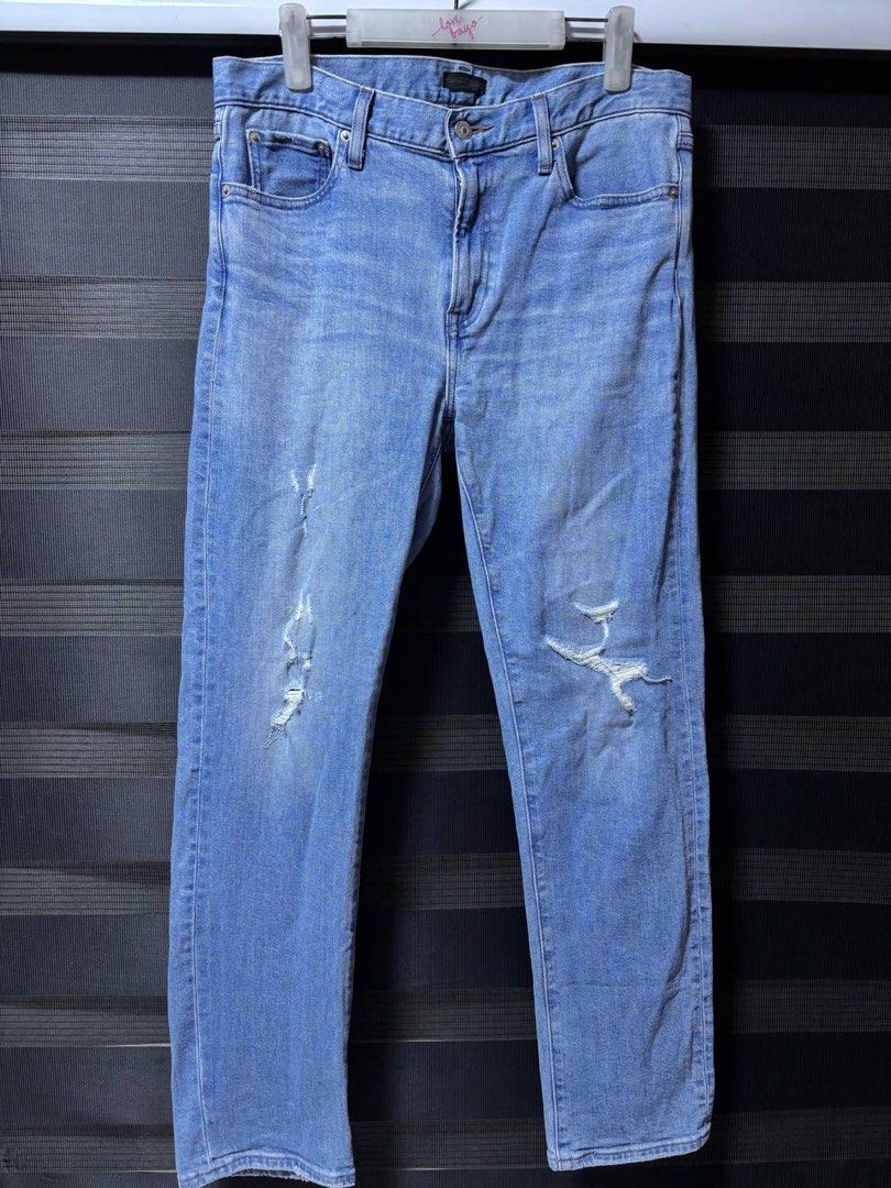 Uniqlo Jeans Light Blue Distressed Denim (Category: Jeans) located in Pasig City. Submitted by abogadosupremo (Listing ID 1468052729, Image 2). Description: Light wash Uniqlo jeans with distressed details on both knees and thighs. Classic 5-pocket styling with belt loops and button fly closure. Mid-rise fit in a soft blue denim wash. Clean stitching and finished hems. Great casual staple for everyday outfits. - 100% Legit and Authentic - Very Goo