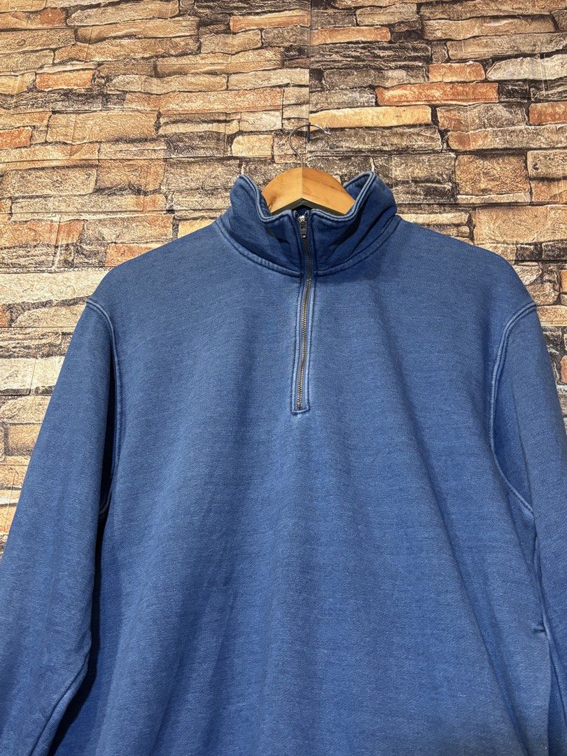 UNIQLO JSWEAT HALF ZIP LONG SLEEVE (Category: Hoodies) located in Davao. Submitted by angelothriftfinds (Listing ID 1467863460, Image 3). Description: UNIQLO SWEAT HALF-ZIP LONGSLEEVE excellent condition dimension: 23” W | 28.5” L fit: L size issue: minor faded patch on sleeves mine: ₱300.