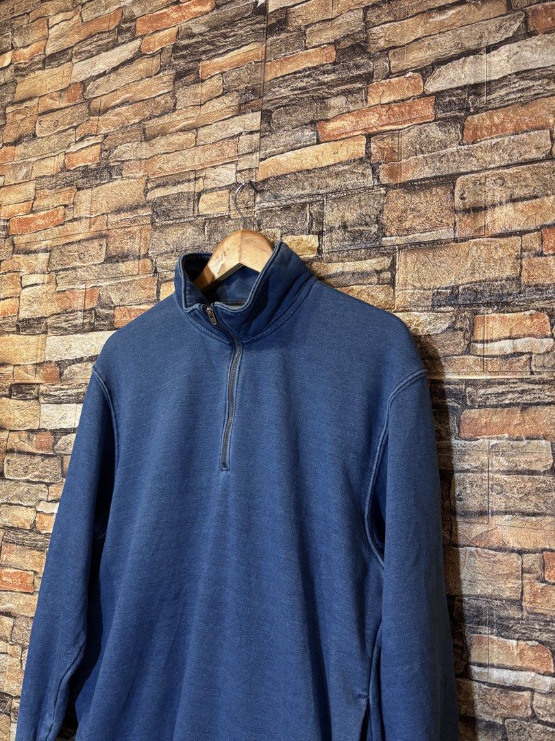 UNIQLO JSWEAT HALF ZIP LONG SLEEVE (Category: Hoodies) located in Davao. Submitted by angelothriftfinds (Listing ID 1467863460, Image 2). Description: UNIQLO SWEAT HALF-ZIP LONGSLEEVE excellent condition dimension: 23” W | 28.5” L fit: L size issue: minor faded patch on sleeves mine: ₱300.