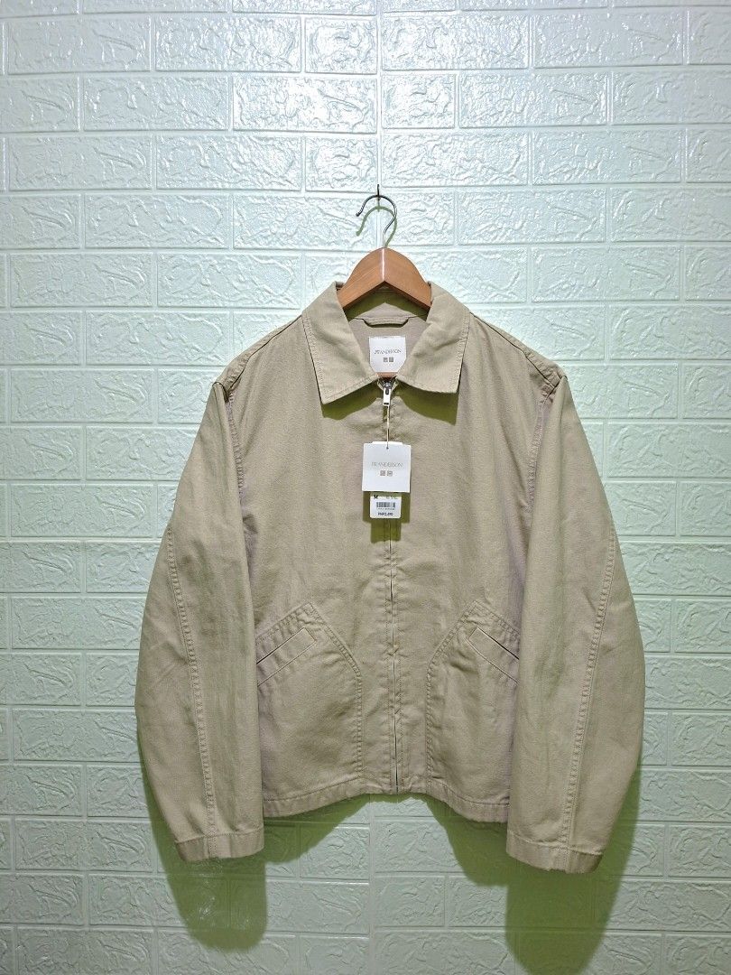 UNIQLO JWA ZIP UP BLOUSON - MEDIUM (Category: Coats, Jackets and Outerwear) located in Cebu City. Submitted by uniqloarchives_ (Listing ID 1467945340, Image 2). Description: UNIQLO JWA ZIP UP BLOUSON - MEDIUM WIDTH: 21 LENGTH: 25 📌BRANDNEW WITH HANGTAGS AND PAPERBAG 📌Color rate: 10/10 📌 NO ISSUES NEVER BEEN USED 📌RFS: WRONG SIZE 📍LOCATION:CEBU CITY 📦COURIER:J&T or MAXIM COD 🏷️₱2k + sf SRP: 2,490.