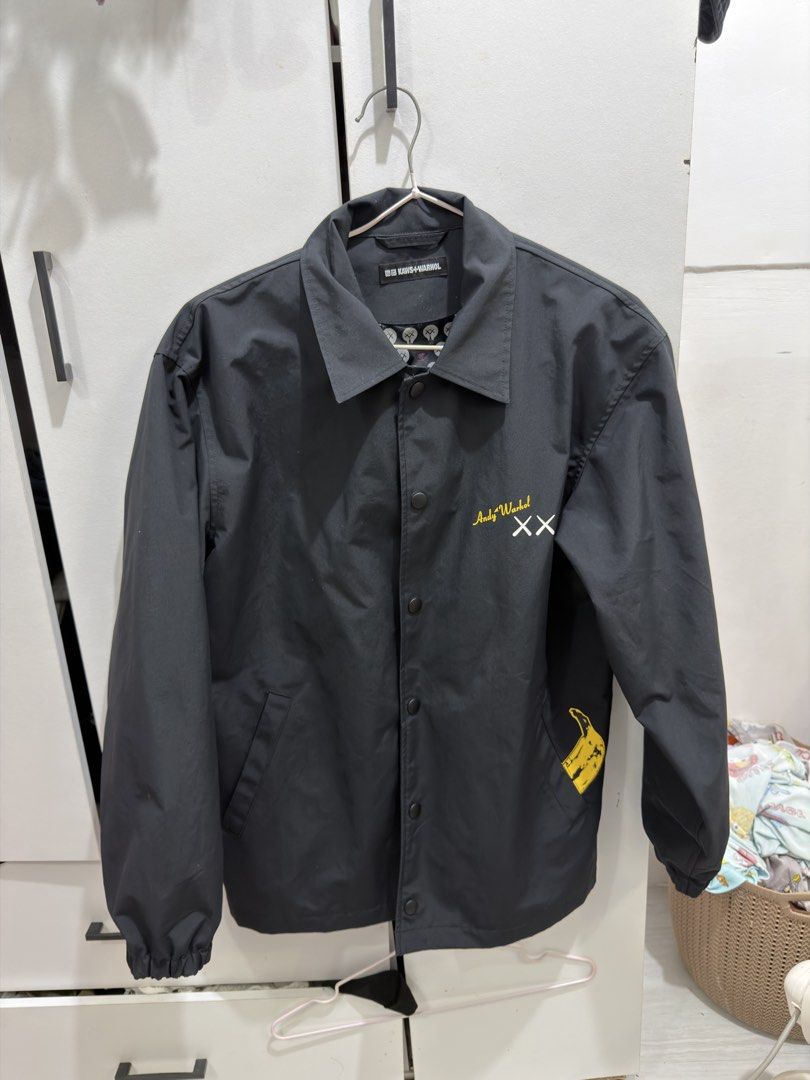 Uniqlo KAWS + Warhol Jacket (Category: Coats, Jackets and Outerwear) located in Bulacan. Submitted by elijahhhmae (Listing ID 1467946875, Image 3). Description: Uniqlo x Kaws x Andy Warhol Collab Jacket Oversized Fit.