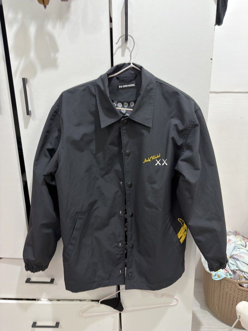 Uniqlo KAWS + Warhol Jacket (Category: Coats, Jackets and Outerwear) located in Bulacan. Submitted by elijahhhmae (Listing ID 1467946875, Image 1). Description: Uniqlo x Kaws x Andy Warhol Collab Jacket Oversized Fit.