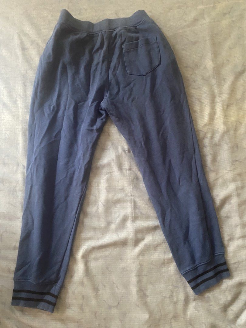 UNIQLO kids CVC jogger (Category: Looking For) located in Paranaque City. Submitted by hershop.sbt (Listing ID 1467897123, Image 3). Description: Brand Name: UNIQLO Size: 150 (Kids’ Size, recommended for ~10–12 years / 150 cm) Color: Heather / Denim Blue (with black-striped ribbed cuffs).