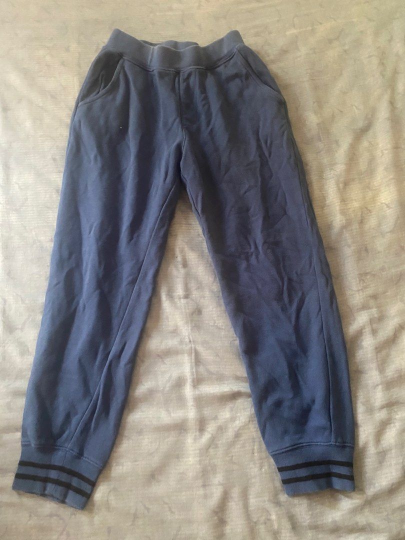 UNIQLO kids CVC jogger (Category: Looking For) located in Paranaque City. Submitted by hershop.sbt (Listing ID 1467897123, Image 2). Description: Brand Name: UNIQLO Size: 150 (Kids’ Size, recommended for ~10–12 years / 150 cm) Color: Heather / Denim Blue (with black-striped ribbed cuffs).