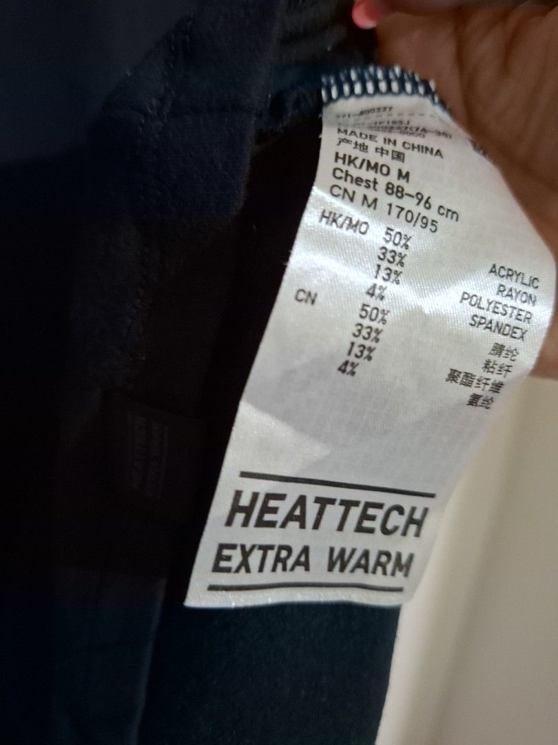 Uniqlo men's heattech extrawarm M (Category: Tshirts & Polo Shirts ) located in Subic. Submitted by petitecorner22 (Listing ID 1467851442, Image 3). Description: no more haggling please.