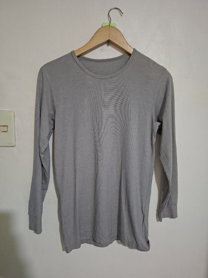 Uniqlo Men's heattech S (Category: Tshirts & Polo Shirts ) located in Subic. Submitted by petitecorner22 (Listing ID 1467851185, Image 1). Description: no more haggling please.