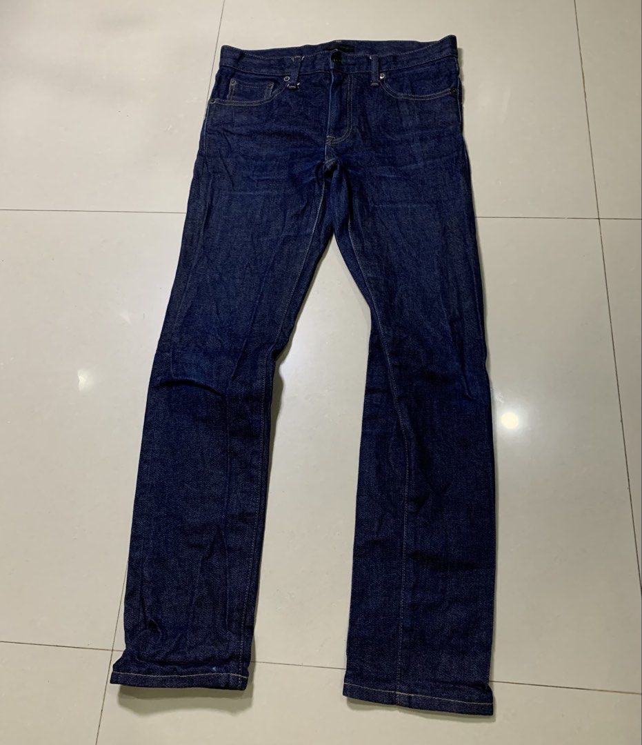 UNIQLO selvedge denim pants (Category: Jeans) located in Molave. Submitted by mysticbird_38213e (Listing ID 1468007394, Image 3). Description: Good as new No issue Sobrang crispy nito waistline : 31 - 32.