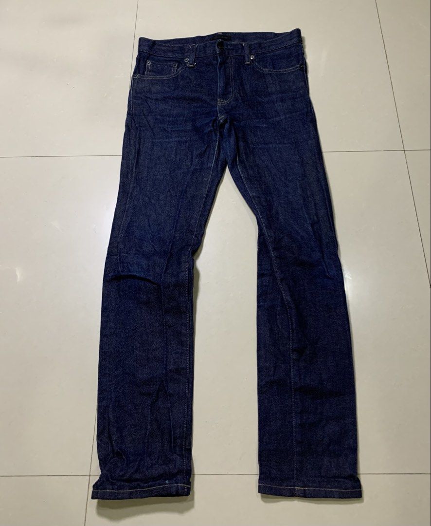 UNIQLO selvedge denim pants (Category: Jeans) located in Molave. Submitted by mysticbird_38213e (Listing ID 1468007394, Image 2). Description: Good as new No issue Sobrang crispy nito waistline : 31 - 32.