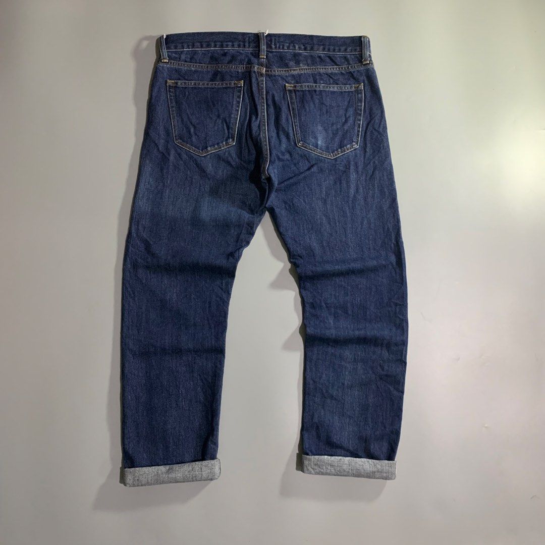 Uniqlo selvedge jeans (Category: Jeans) located in Davao. Submitted by jandyfuert21303 (Listing ID 1468014190, Image 2). Description: Good as new condition No issues 32-33x37 7.2 hem No issues .