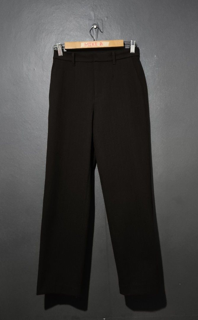 📍Uniqlo Smart Ankle Pants (2-Way Stretch Herringbone) (Category: Other Bottoms) located in Antipolo. Submitted by simplehans (Listing ID 1467983250, Image 2). Description: ‎📍Uniqlo Smart Ankle Pants (2-Way Stretch Herringbone) ‎Size Small (Dark Brown) ‎Waist- 25 to 27 ‎Length- 35.5 ‎Leg Open- 6.5 ‎Excellent Condition As New ‎DIRECT MESSAGE IF INTERESTED.