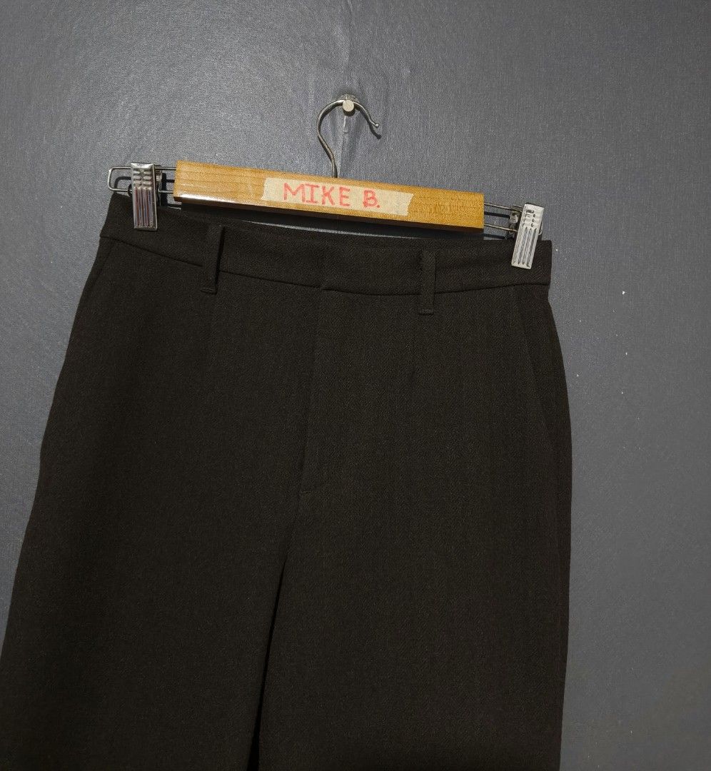 📍Uniqlo Smart Ankle Pants (2-Way Stretch Herringbone) (Category: Other Bottoms) located in Antipolo. Submitted by simplehans (Listing ID 1467983250, Image 3). Description: ‎📍Uniqlo Smart Ankle Pants (2-Way Stretch Herringbone) ‎Size Small (Dark Brown) ‎Waist- 25 to 27 ‎Length- 35.5 ‎Leg Open- 6.5 ‎Excellent Condition As New ‎DIRECT MESSAGE IF INTERESTED.