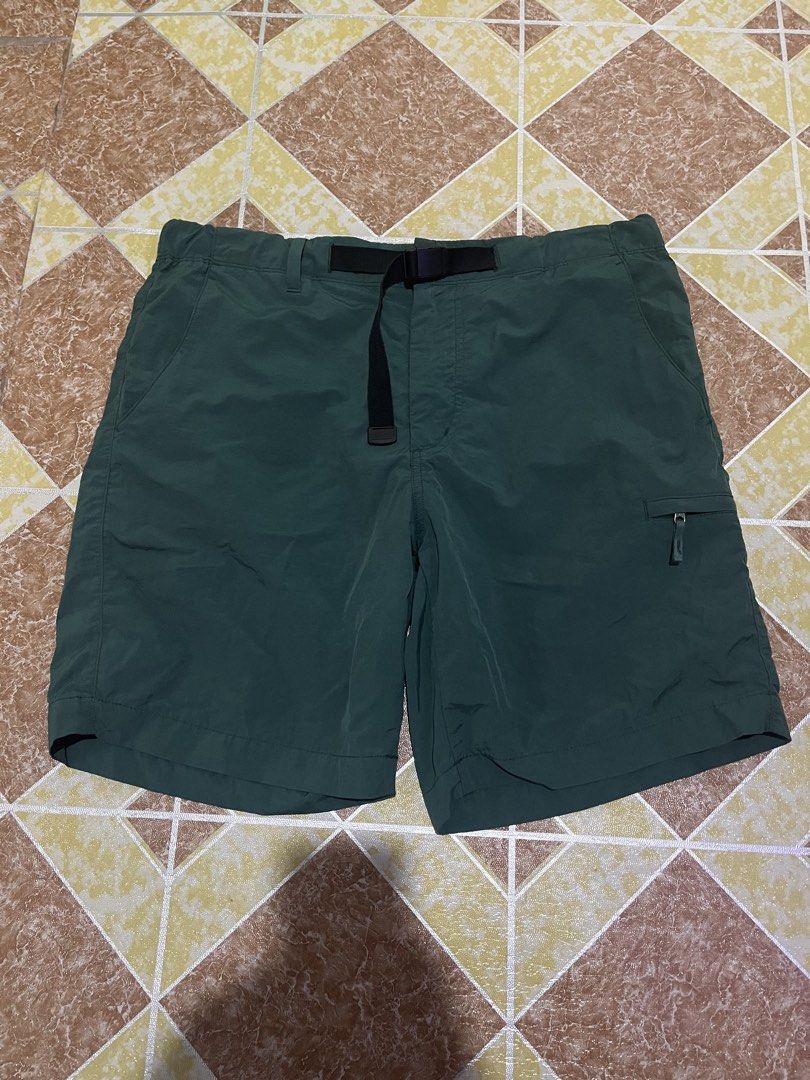 Uniqlo utility geared short (Category: Shorts) located in Gapan. Submitted by xxkaboom (Listing ID 1467877334, Image 3). Description: 32-34 width 18 length Excellent to as new condition 9.9 colorate Nueva ecija.