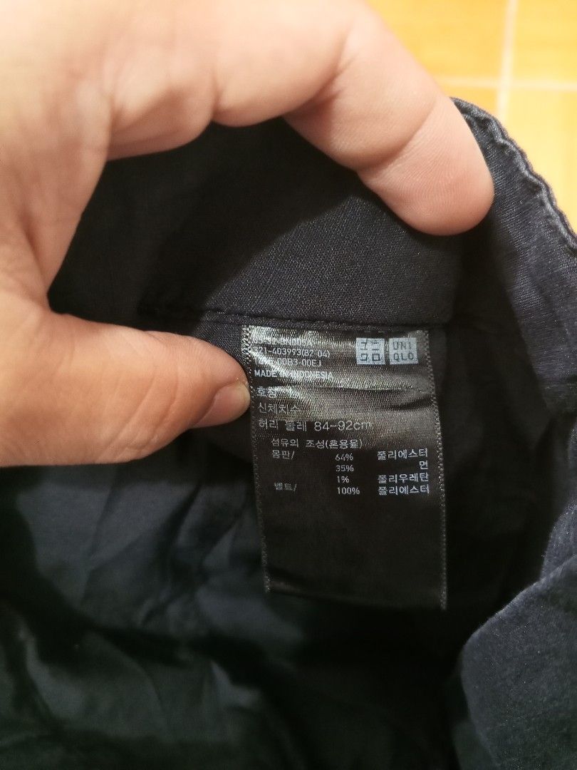 Uniqlo Utility Short Blck (Category: Shorts) located in Manila. Submitted by boldriver-4708 (Listing ID 1467847862, Image 2). Description: 30-31W 18L as new condition no issues 10/10 color way.