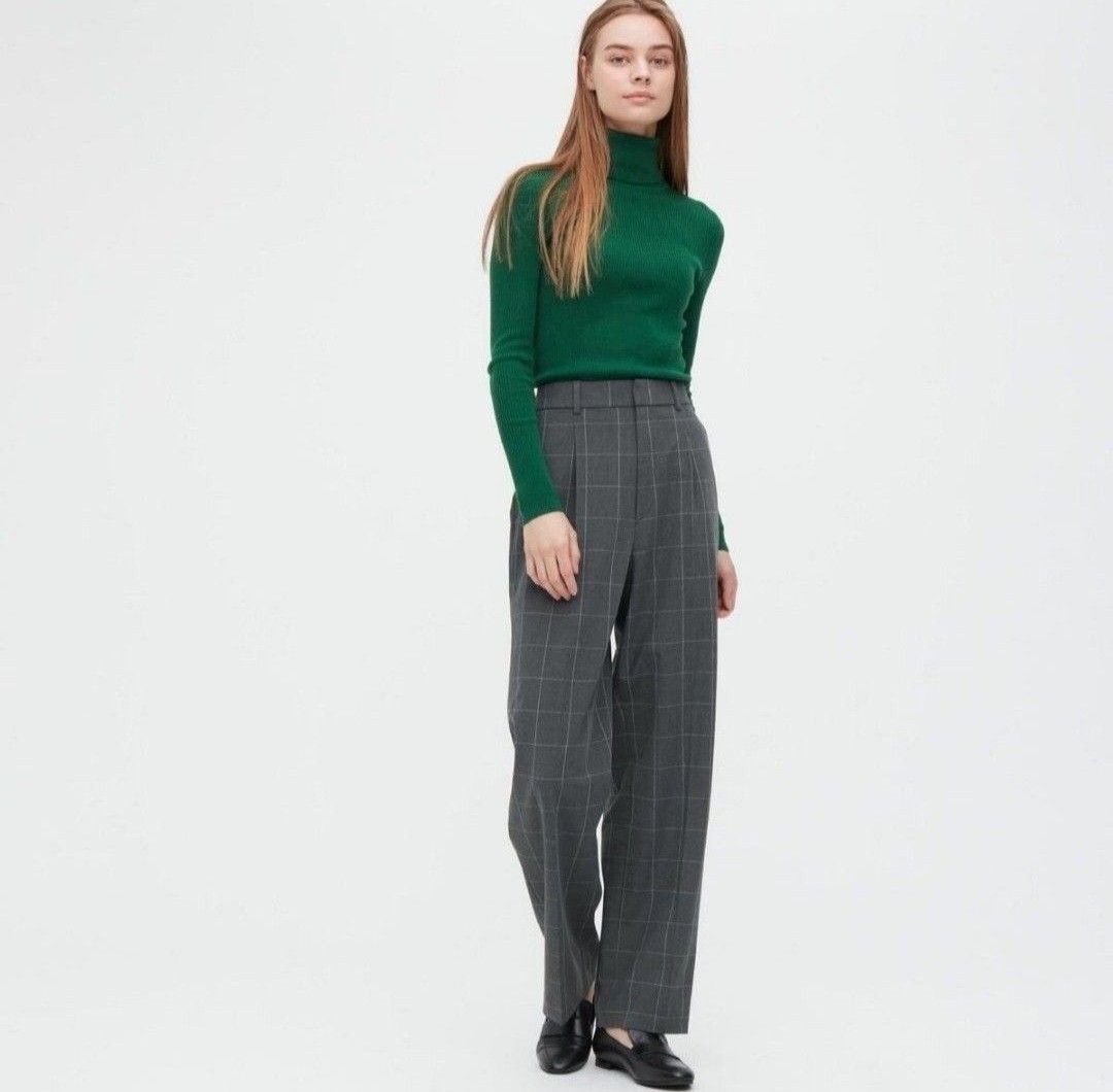 Uniqlo Wide Pleated Pants (Windowpane) (Category: Other Bottoms) located in Angeles City. Submitted by miss_independent01 (Listing ID 1467978389, Image 2). Description: Uniqlo Wide Pleated Pants (Windowpane) Width: 14 (Medium on tag) Length: 38 MOP: Gcash ✅ Mine Now, Pay Now ✅ First to Pay, Gets the Item 📍 PAMPANGA Courier: JnT 🚚🚚 PM 💌.