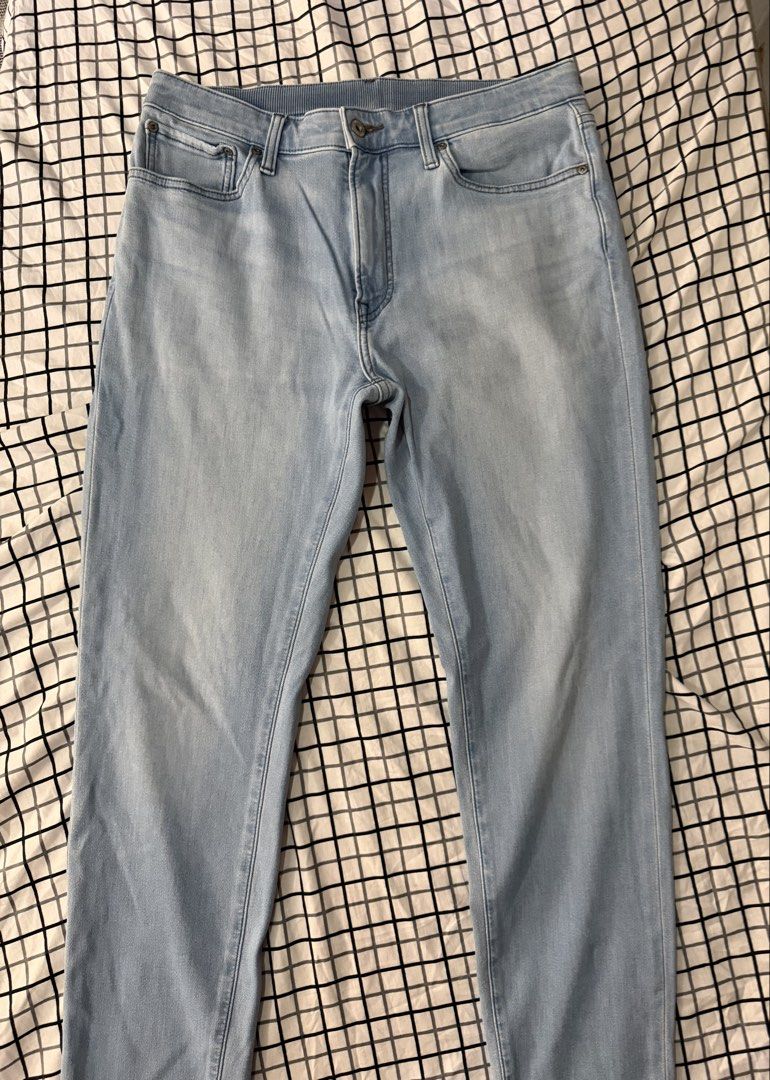 Uniqlo Slim fit Jeans (Category: Jeans) located in Quezon City. Submitted by pinkyswearshop (Listing ID 1467893364, Image 2). Description: .