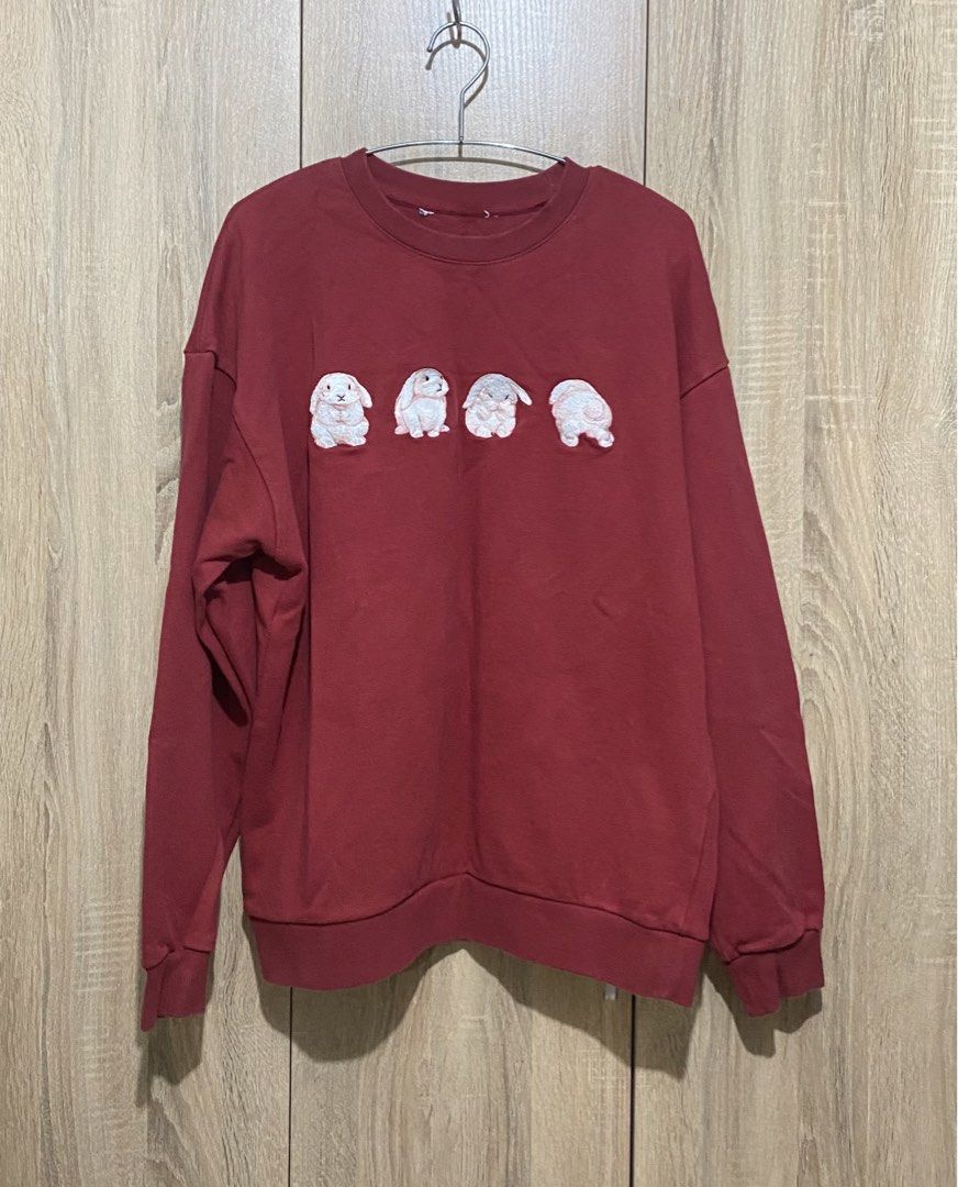 Unisex Crewneck Pullover (Category: Coats, Jackets and Outerwear) located in Mandaluyong City. Submitted by aiztyle (Listing ID 1467865774, Image 1). Description: Unisex Crewneck Pullover Slashed label & wash tag Measurement: Chest 23” Length 26” Super SALE Php300.00 only.