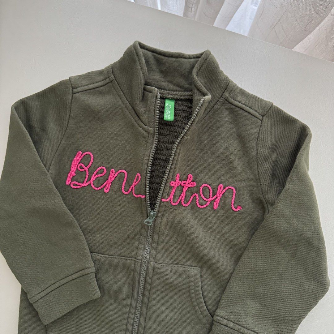 United Colors or Benetton Olive Jacket (Category: Babies & Kids Fashion) located in Pasay City. Submitted by littlebebekidsstuff (Listing ID 1468013947, Image 2). Description: Size: 2-3t.