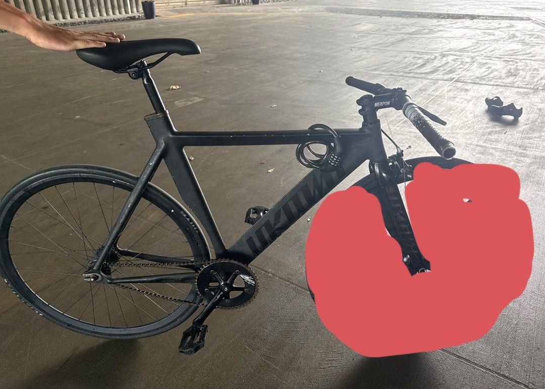 Unknown Singularity fixie (Category: Bicycles) located in Singapore. Submitted by fastturtle.4301b4 (Listing ID 1467934992, Image 1). Description: WTT/WTS unknown singularity fixie WTS 350$ ‼️ fd 320$ ‼️ send pic If wtt SPECS: Sugino CS Legend front wheel Thickslick back wheel slightly rusted bolts on stem Weapon stem Uno seatpost Uno bar Brandless saddle front brakes No cracks or dents only some pc and scratches my convi only ‼️.