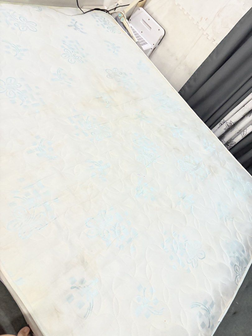 Uratex Spring Mattress (Category: Bed Frames & Mattresses) located in Bacoor. Submitted by damnfetch (Listing ID 1467866658, Image 1). Description: For Free SF to be shouldered by taker Loc: Molino 3, Bacoor, Cavite.