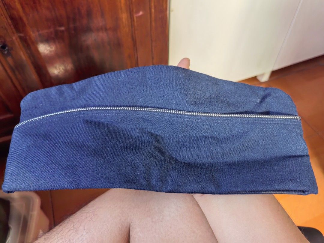 US Air Force/USAF Side Cap (Category: Caps & Hats) located in Navotas City. Submitted by zvz719 (Listing ID 1467900138, Image 1). Description: Item is a bit dirty but is in good condition. Size 58 cm or 7 1/4 in.
