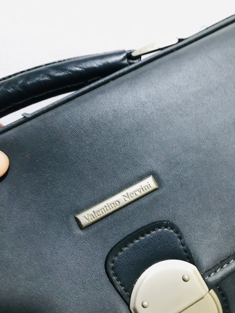 VALENTINO NERVINI HANDBAG (Category: Briefcases) located in Gamu. Submitted by 2022bagsbunny (Listing ID 1468010841, Image 3). Description: .