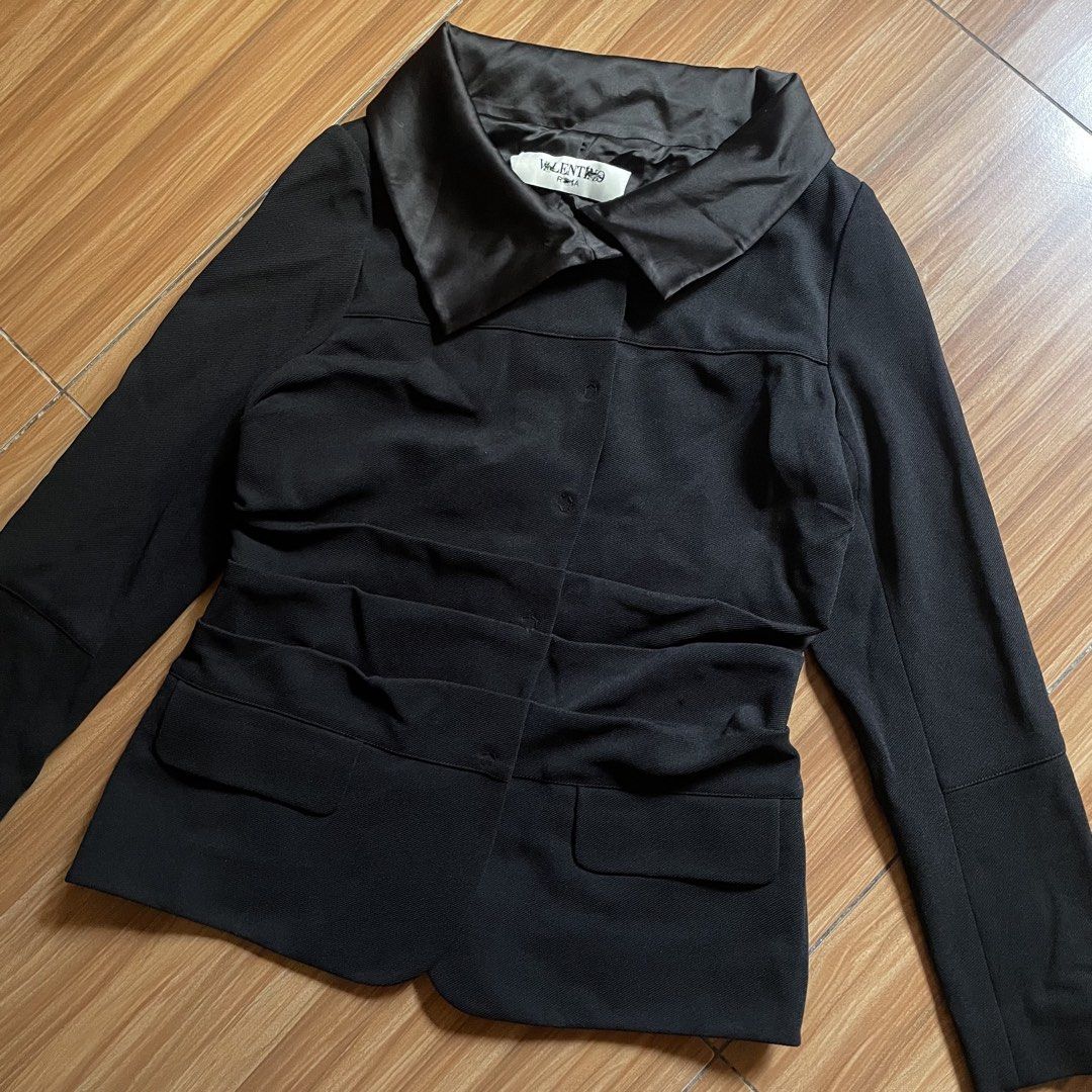 Valentino Roma Elegant Blazer Jacket (Category: Others Tops) located in General Mariano Alvarez. Submitted by 4117_thriftnthrive (Listing ID 1467986440, Image 2). Description: In excellent condition No flaws Size: 42 Measurements Width: 17.5” Length: 23”.