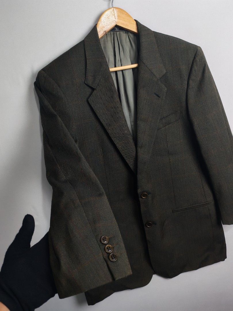 Valentino Wool Blazer Oumo Jacket (Category: Coats, Jackets and Outerwear) located in Baguio. Submitted by luxuryph2600_eric (Listing ID 1467846165, Image 3). Description: Valentino Vintage Blazer Jacket 📌 Details⬇️⬇️⬇️ 📍Excellent Condition 📍Dimes Sleeve 22" Chest 14.5" Pit to Pit 22" Length 30" 📍Color Rate 10/10 📍Size Medium 💰 PRICE 2000 FREE SHIPING 📌Loc. Baguio City Shipping Via J&T Reminder : Items are Thrifted and carefully Selected f